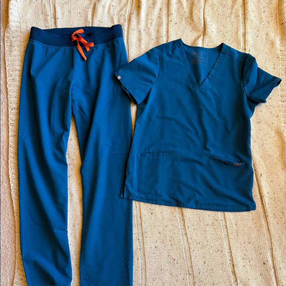 Figs Alps Blue 3 Piece Scrub Set (includes Scrub Top, Pants & Under-scrub)
